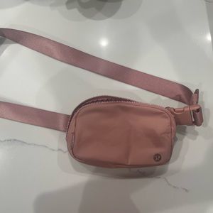 Lululemon Everywhere Belt Bag